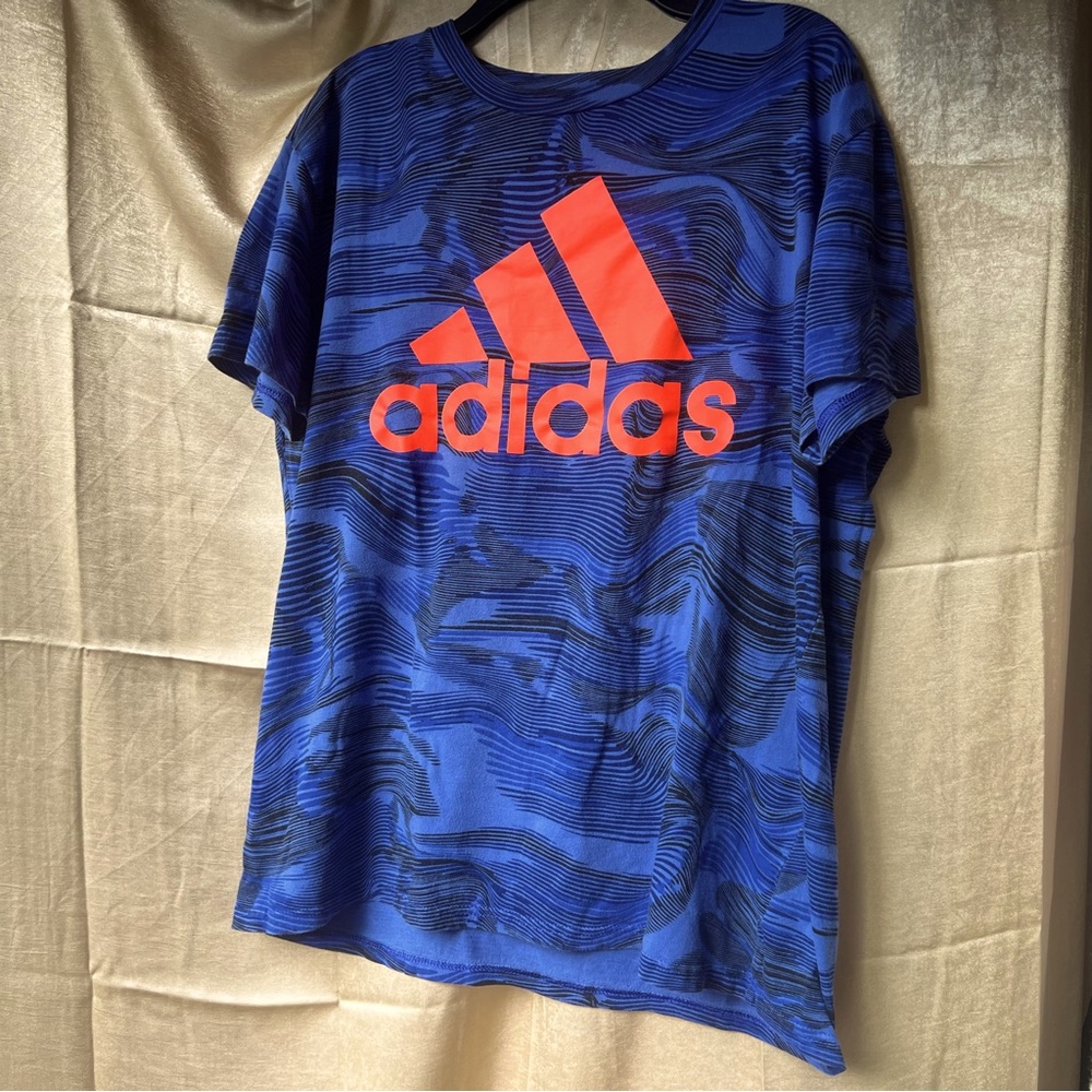 ADIDAS “Warped Camo” Cotton T. Blue print with orange logo. Boys’ XL Size 18/20